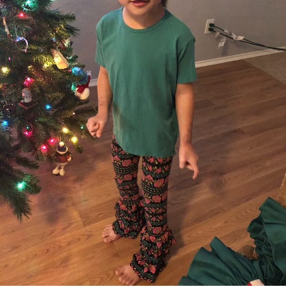 Christmas Benny’s - Picture 2 of 3